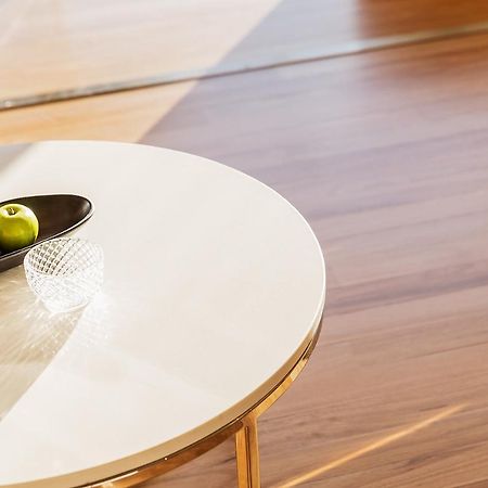 เฟรเซอร์ สวีท ซิดนีย์ Aparthotel ภายนอก รูปภาพ A table with a melamine tabletop