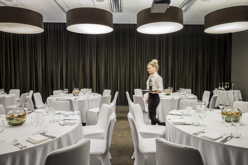 เฟรเซอร์ สวีท ซิดนีย์ Aparthotel ภายนอก รูปภาพ The ballroom at the Hotel
